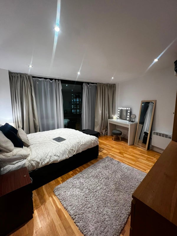 Room Roberts Wharf in Leeds