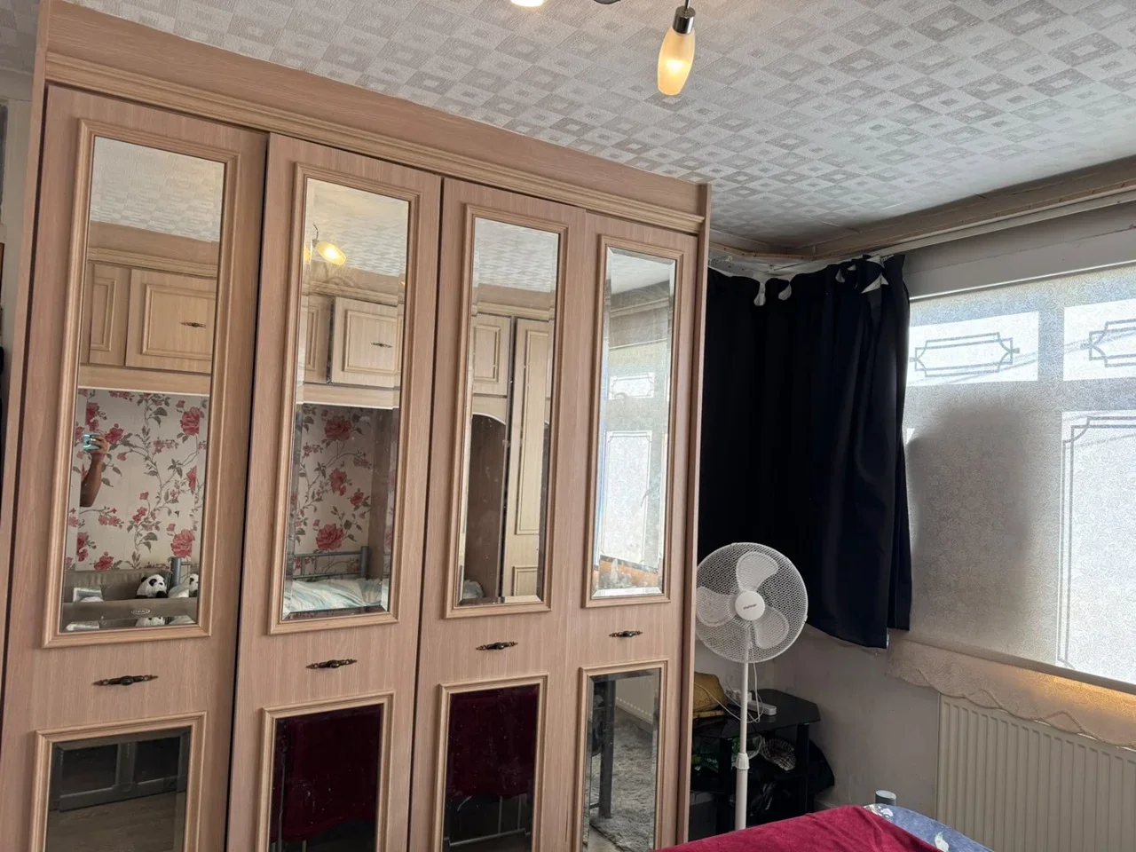 Room Stanley Avenue in Greater London