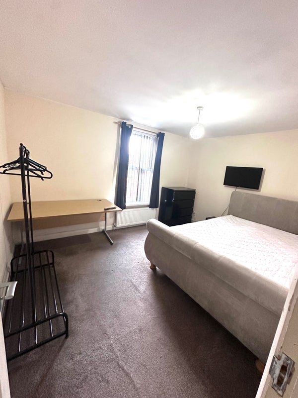 Room Cranswick Street in Manchester