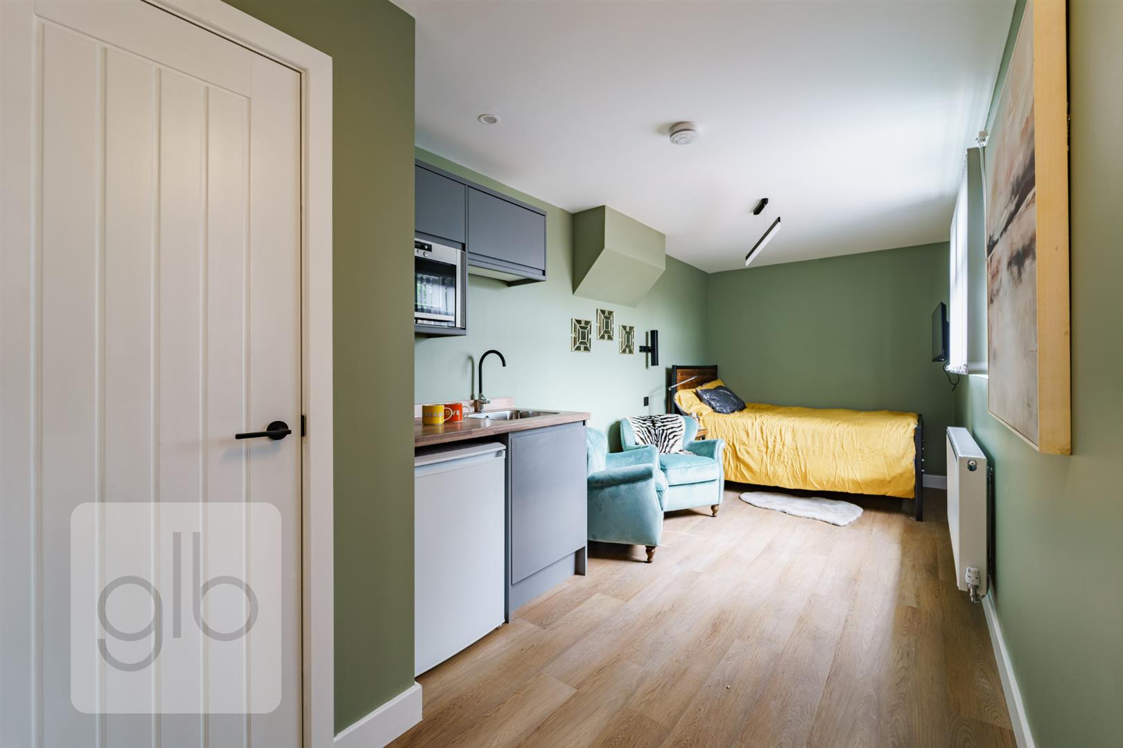 Room Bolingbroke Road in Coventry