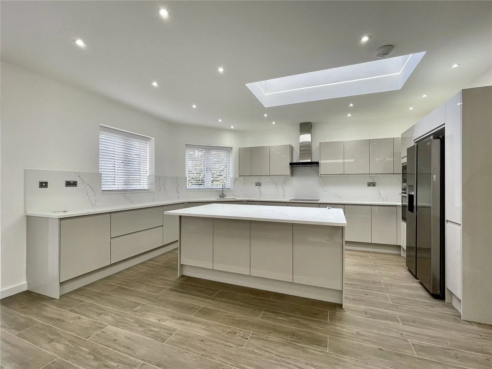 House Deacons Hill Road in Hertsmere