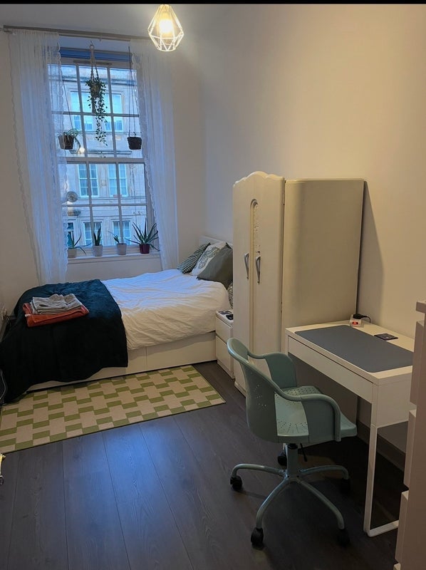 Room Baliol Street in Glasgow