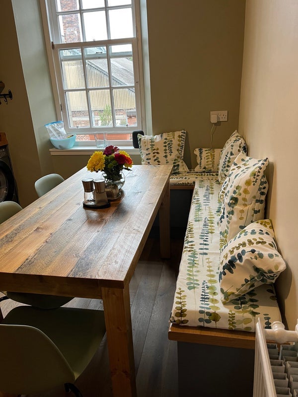 Room Baliol Street in Glasgow