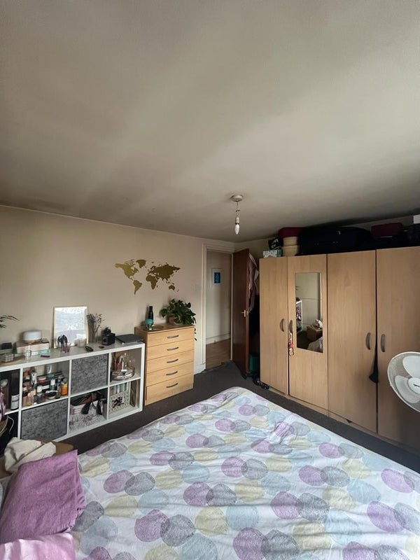 Room Green Lanes in Greater London