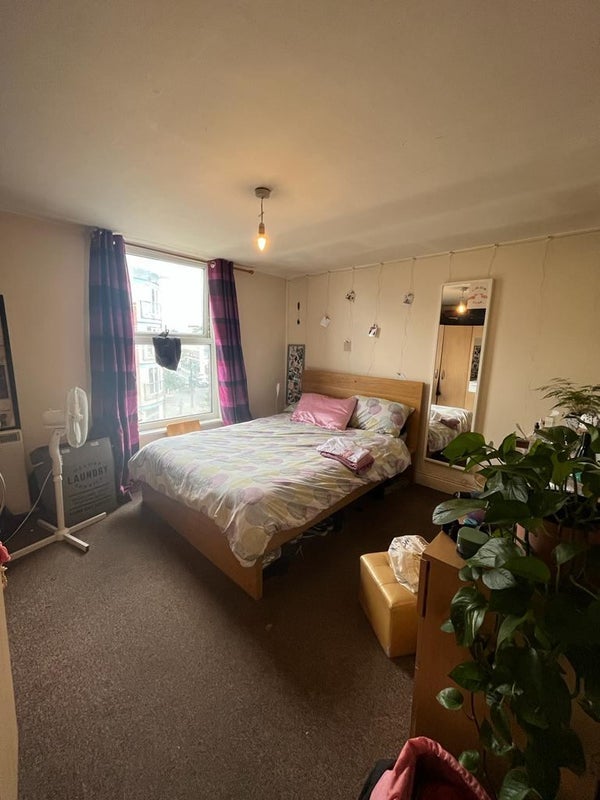 Room Green Lanes in Greater London