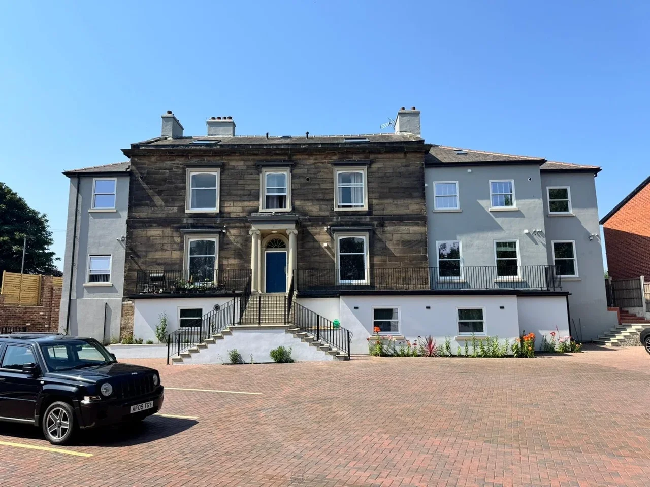 Flat Manygates Lane in Wakefield
