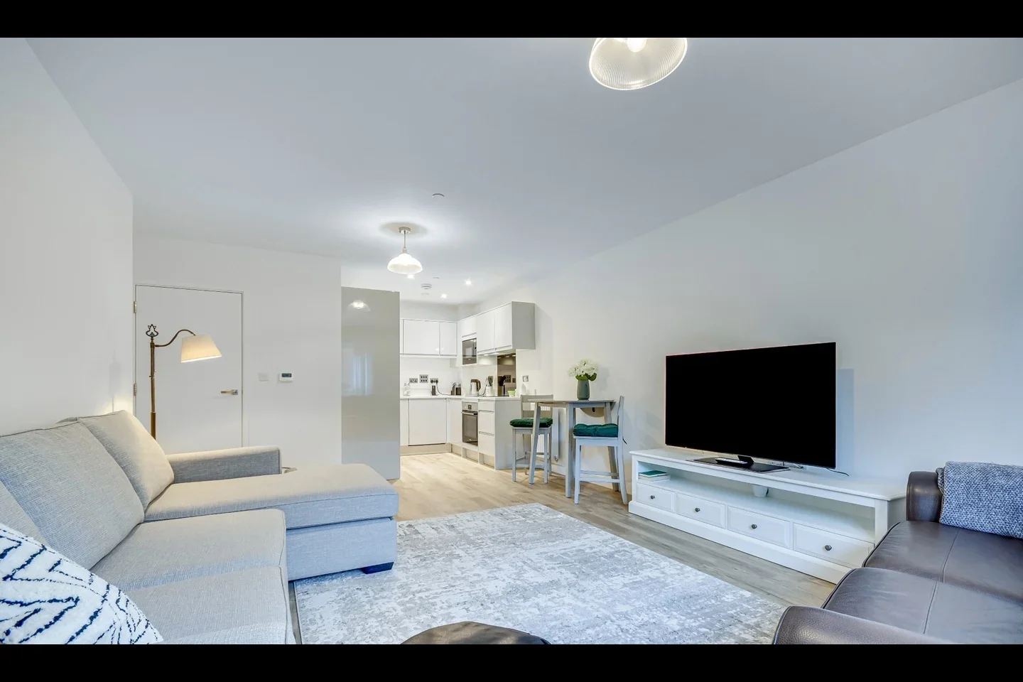 Flat Kestrel Close in Brentwood