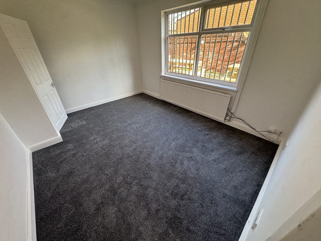 Flat Thomas Street in Farnworth