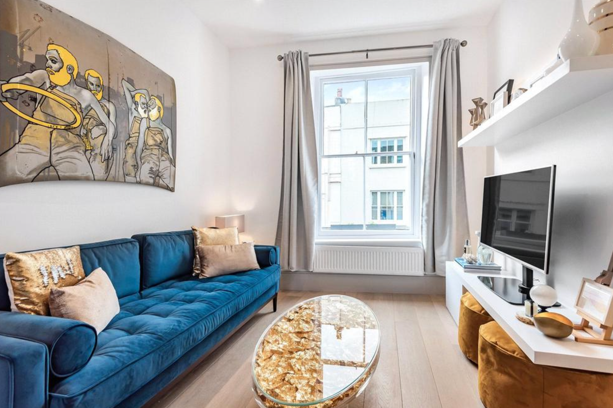 Flat Portobello Road in Greater London