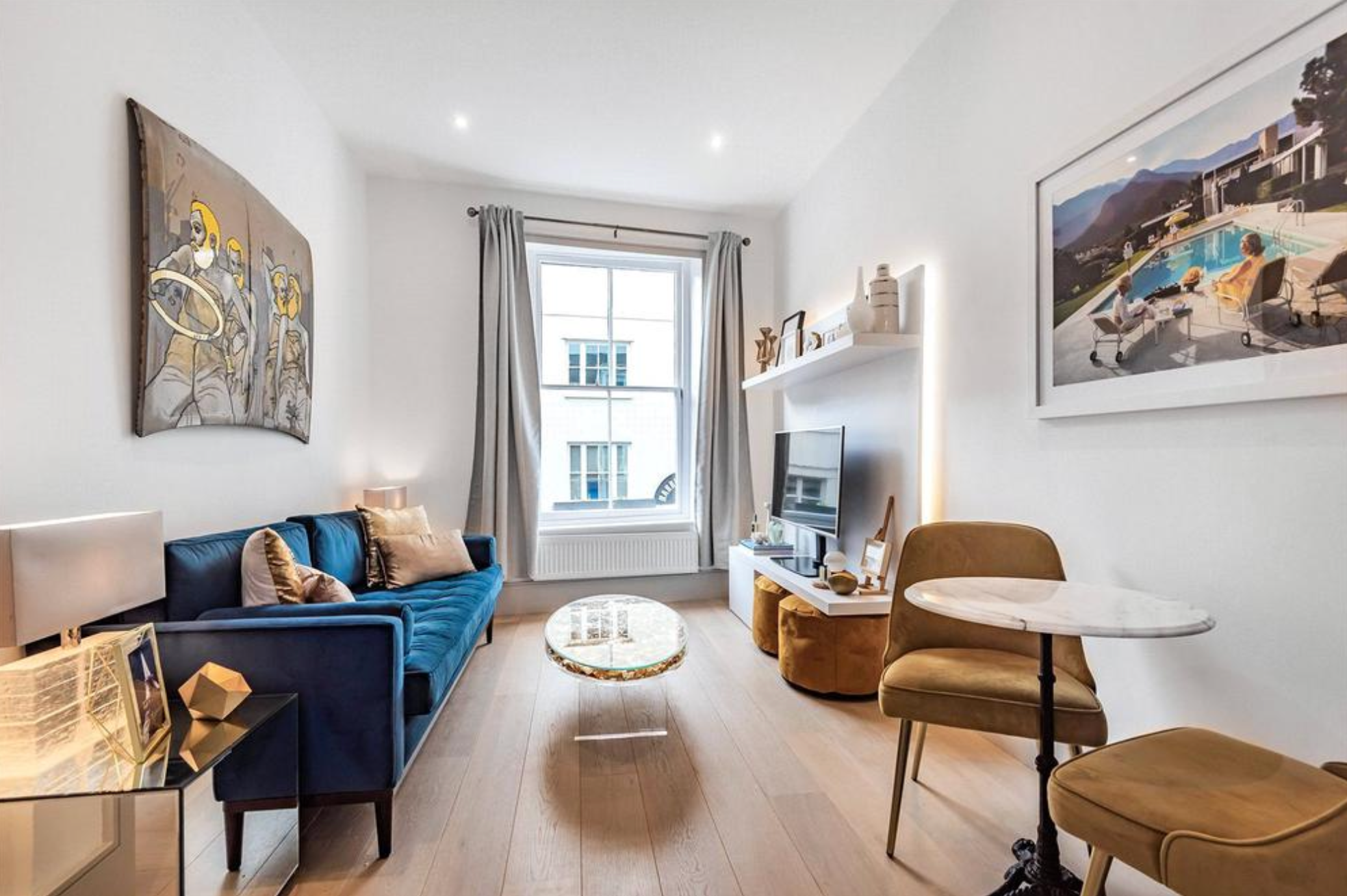 Flat Portobello Road in Greater London