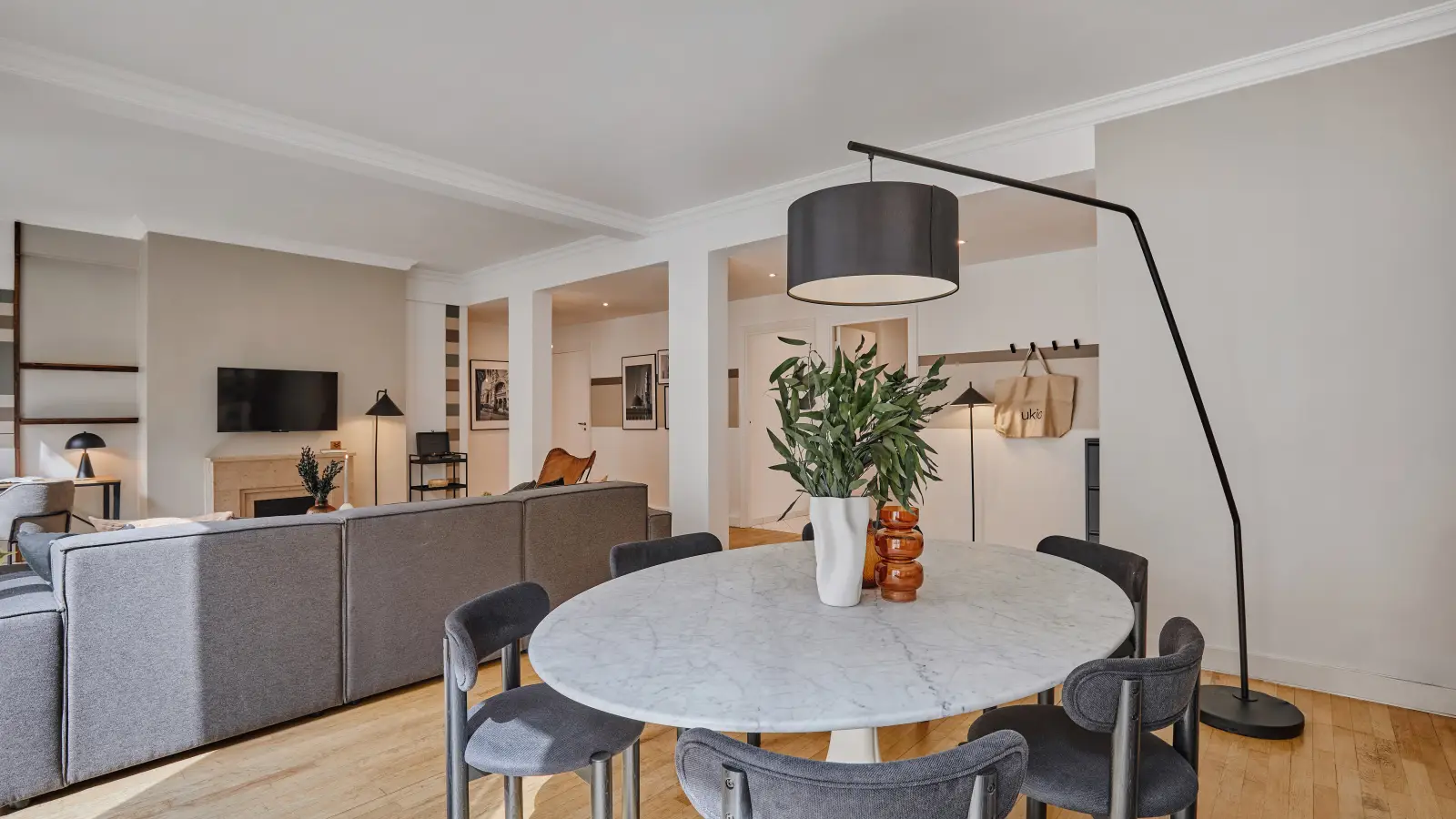 Flat Avenue Georges Mandel in Paris