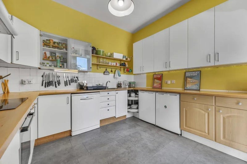 Room St Asaph Road in Greater London