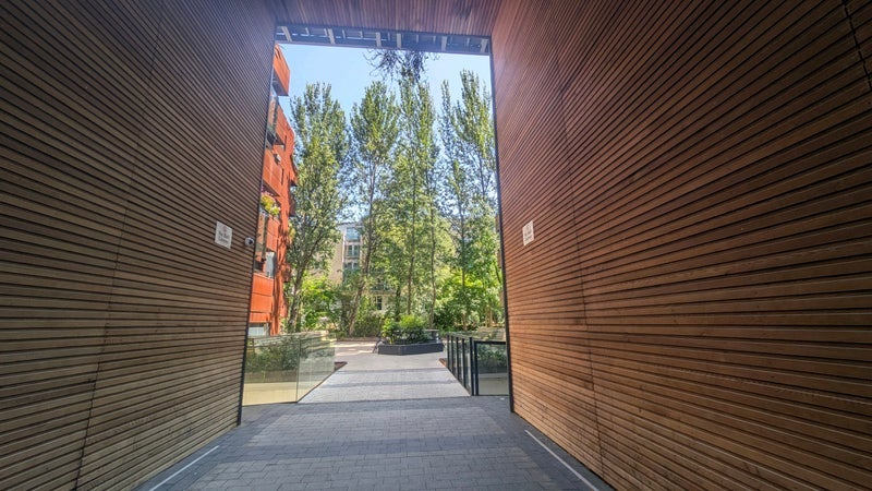 Room Wharf Road in Greater London