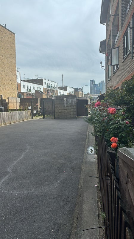 Room Purcell Street in Greater London