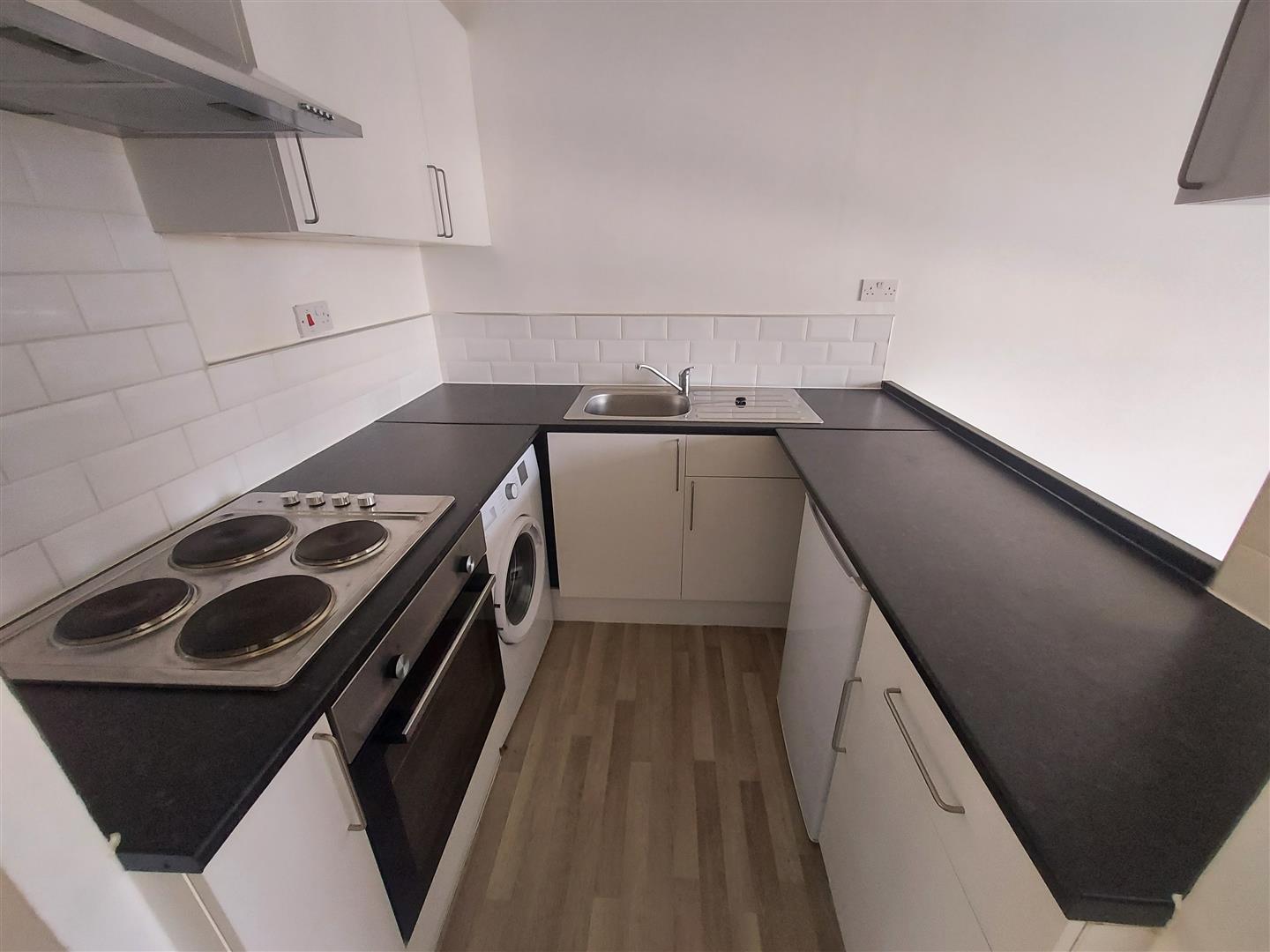 Flat Pembroke Road in Greater London