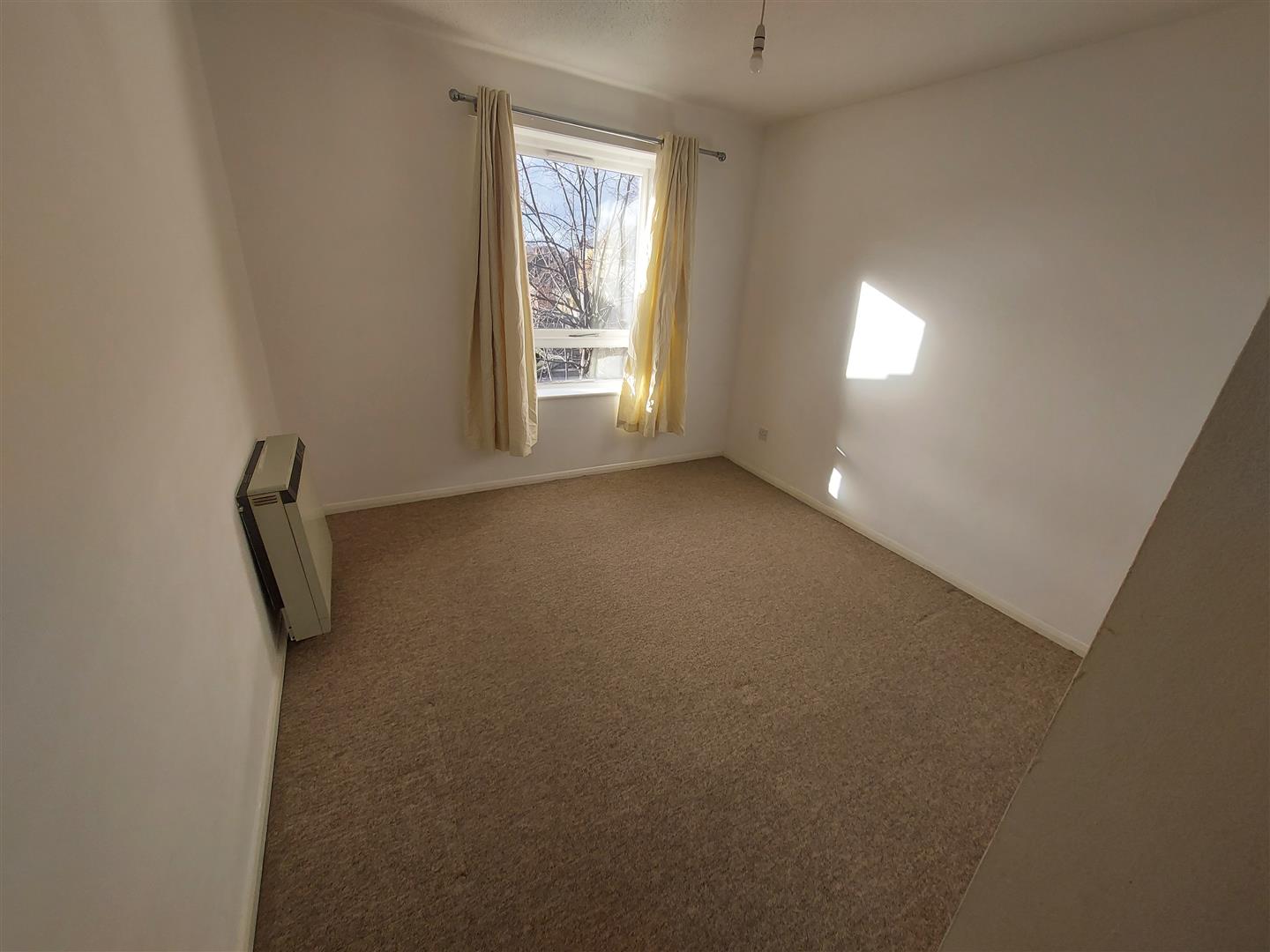 Flat Pembroke Road in Greater London