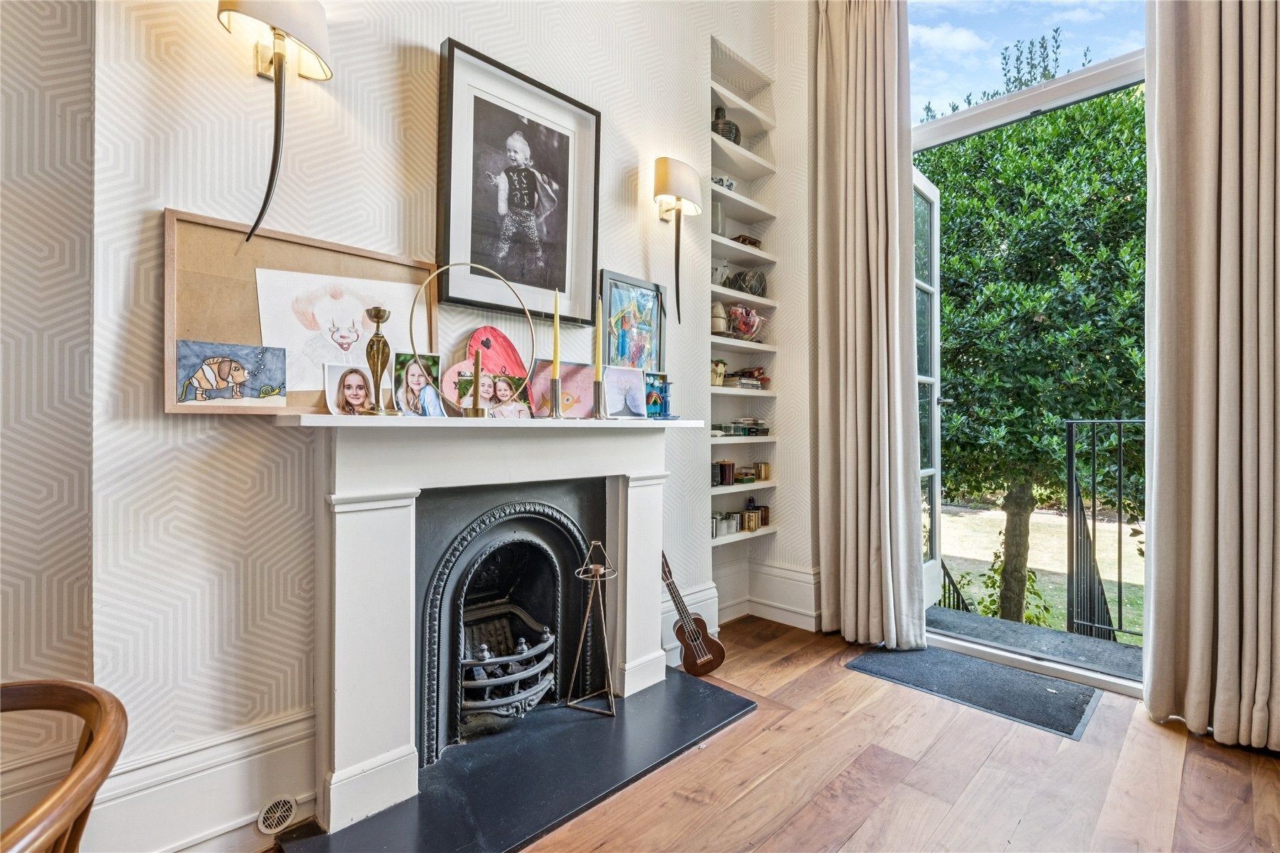 Flat Russell Road in Greater London