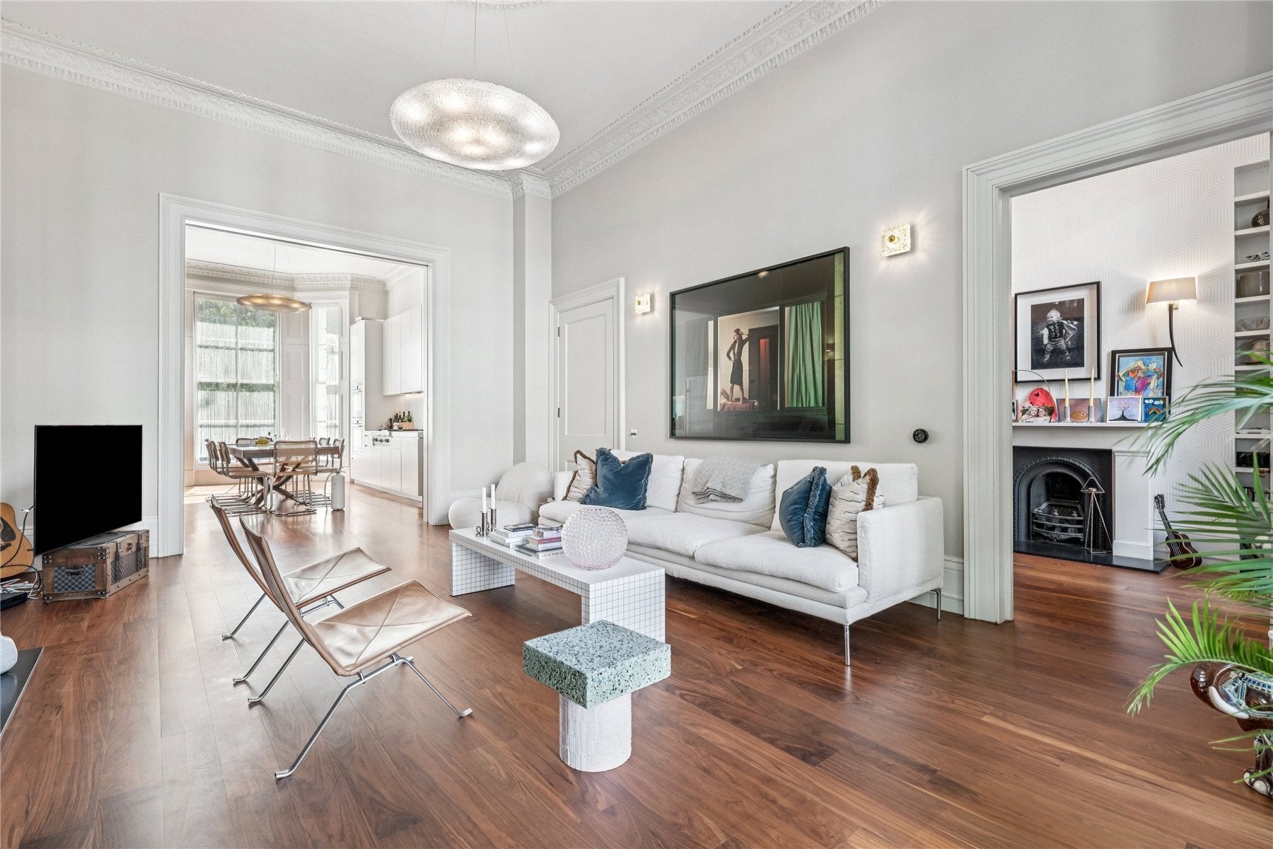 Flat Russell Road in Greater London
