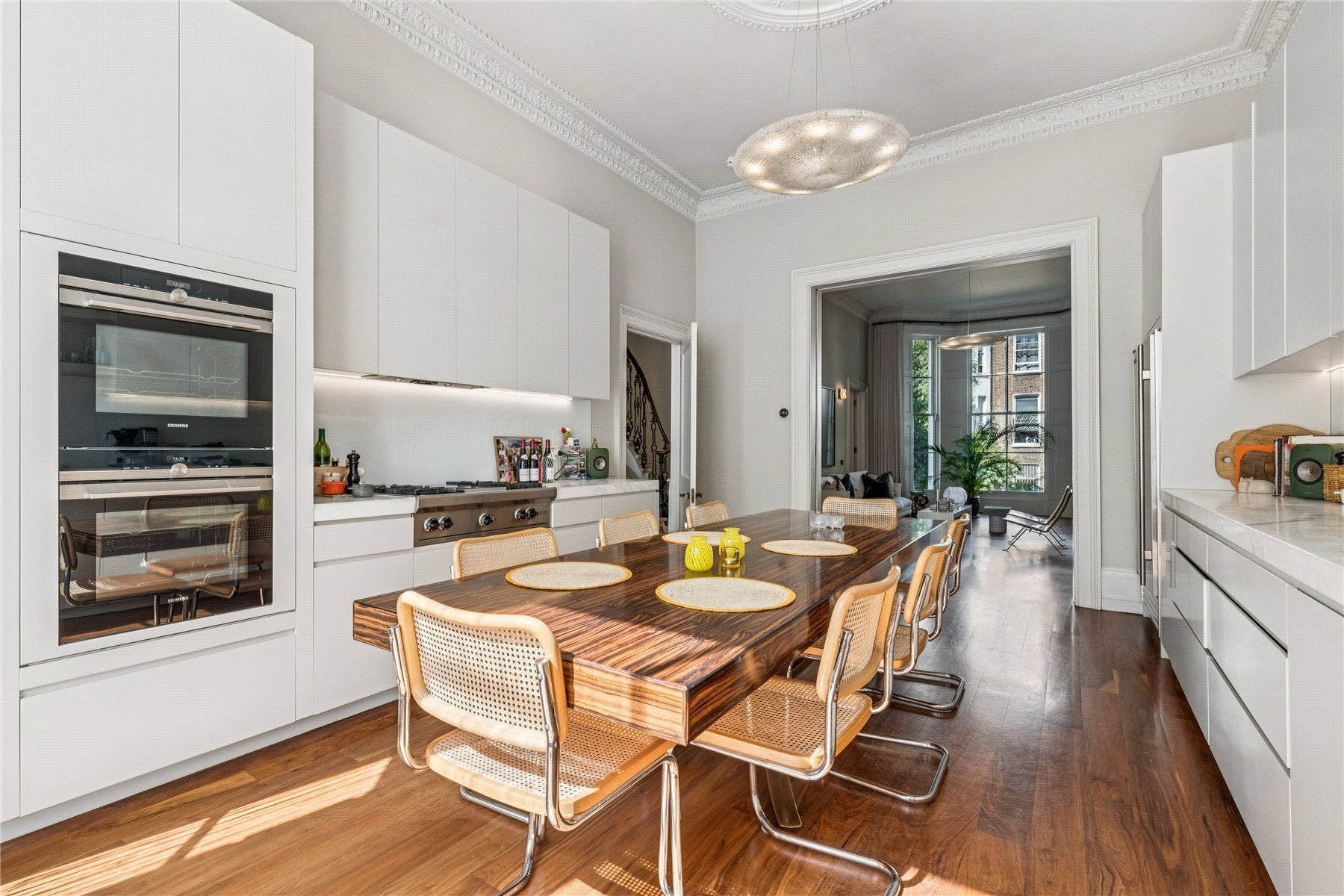 Flat Russell Road in Greater London