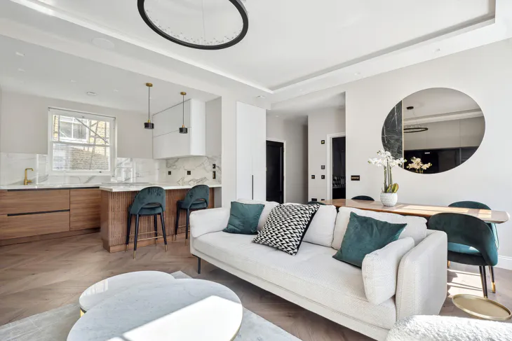 Flat Ifield Road in Greater London