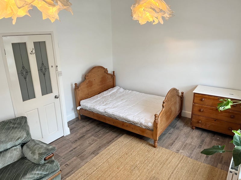 Room Augustus Street in Ynysybwl