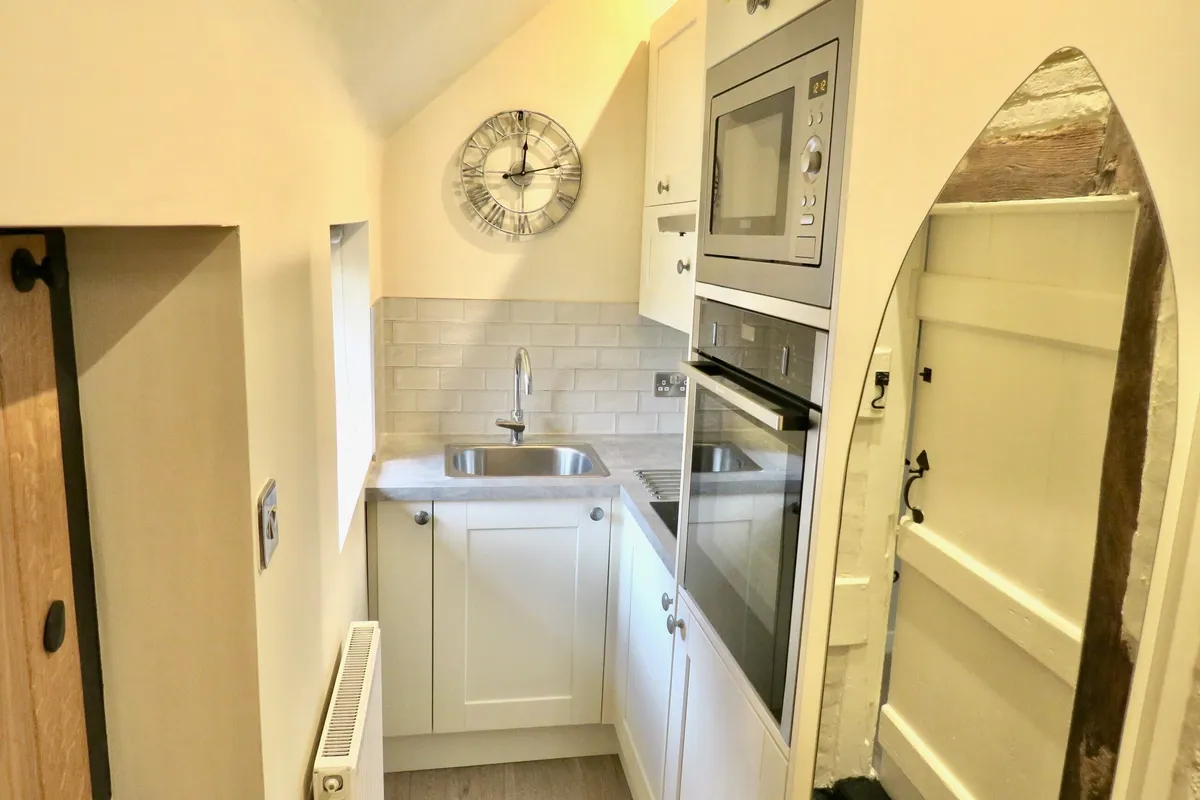 House Ashley Close in Cheddington