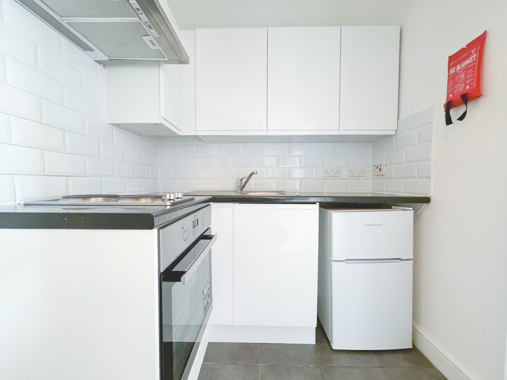 Flat West End Lane in Greater London