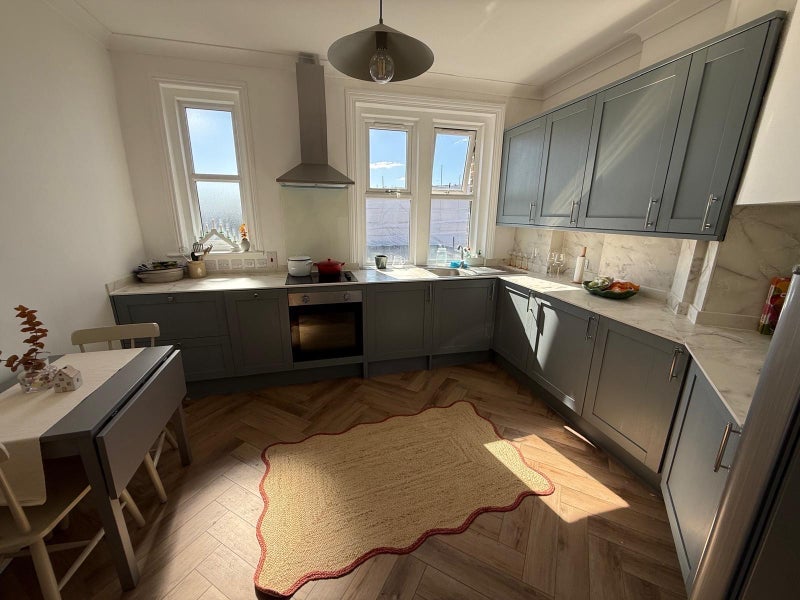 Flat Pulton Place in Greater London
