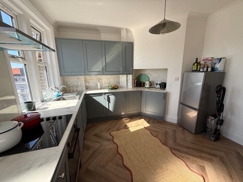 Flat Pulton Place in Greater London