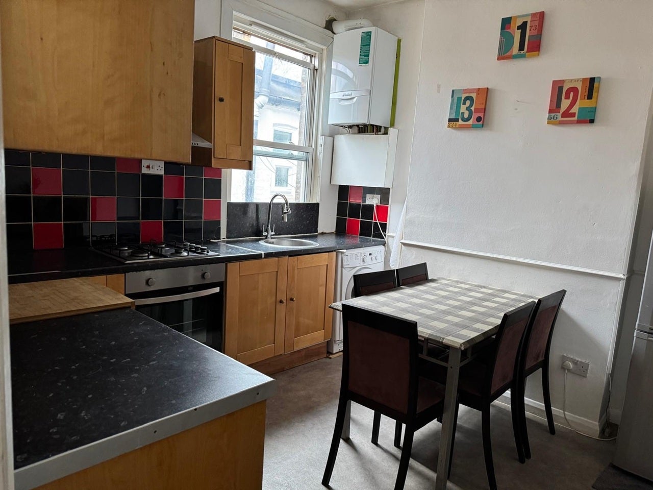 Flat Chaplin Road in Greater London