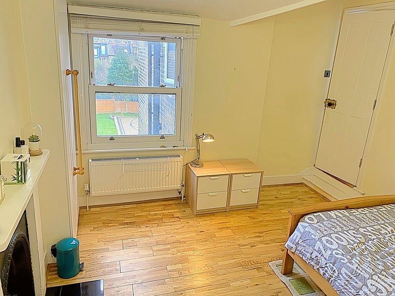 Room Friern Road in Greater London