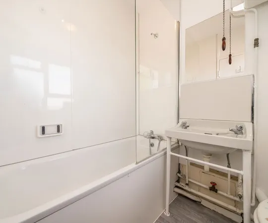 Room Cumberland Street in City of Westminster
