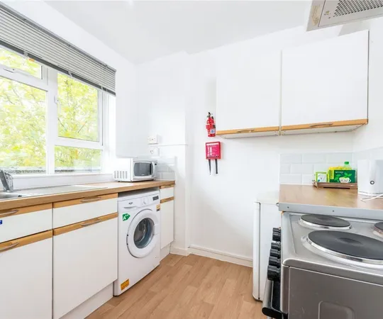 Room Cumberland Street in City of Westminster