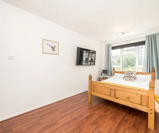 Room Cumberland Street in City of Westminster