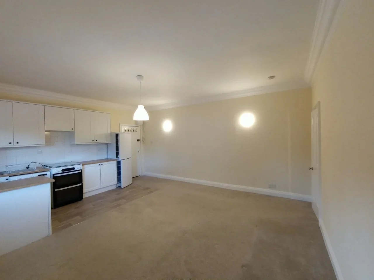 Flat Teignmouth Road in Greater London