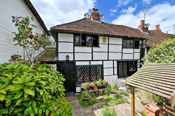 House New Street in South Oxfordshire