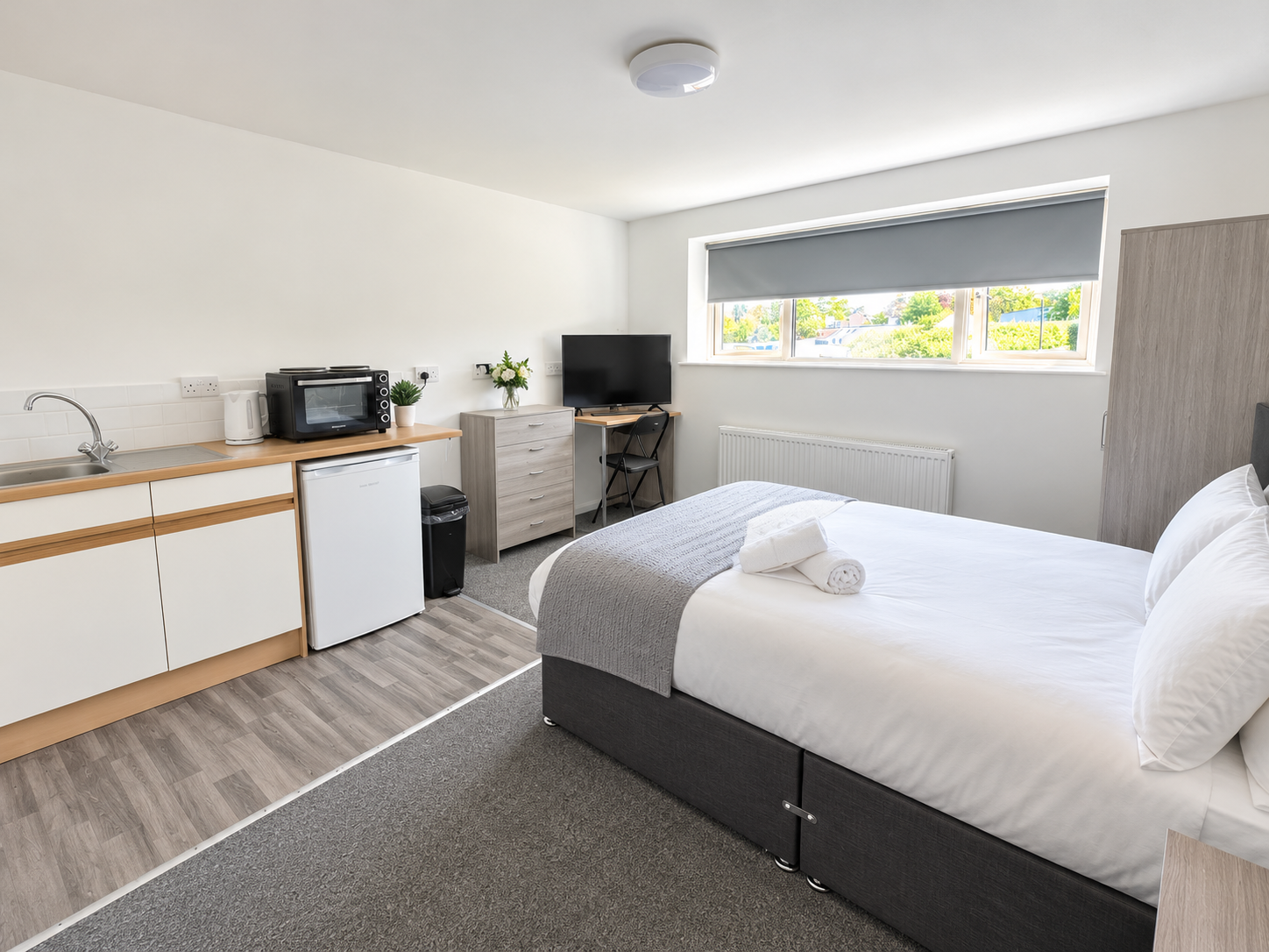 Flat Whitwood Lane in Wakefield