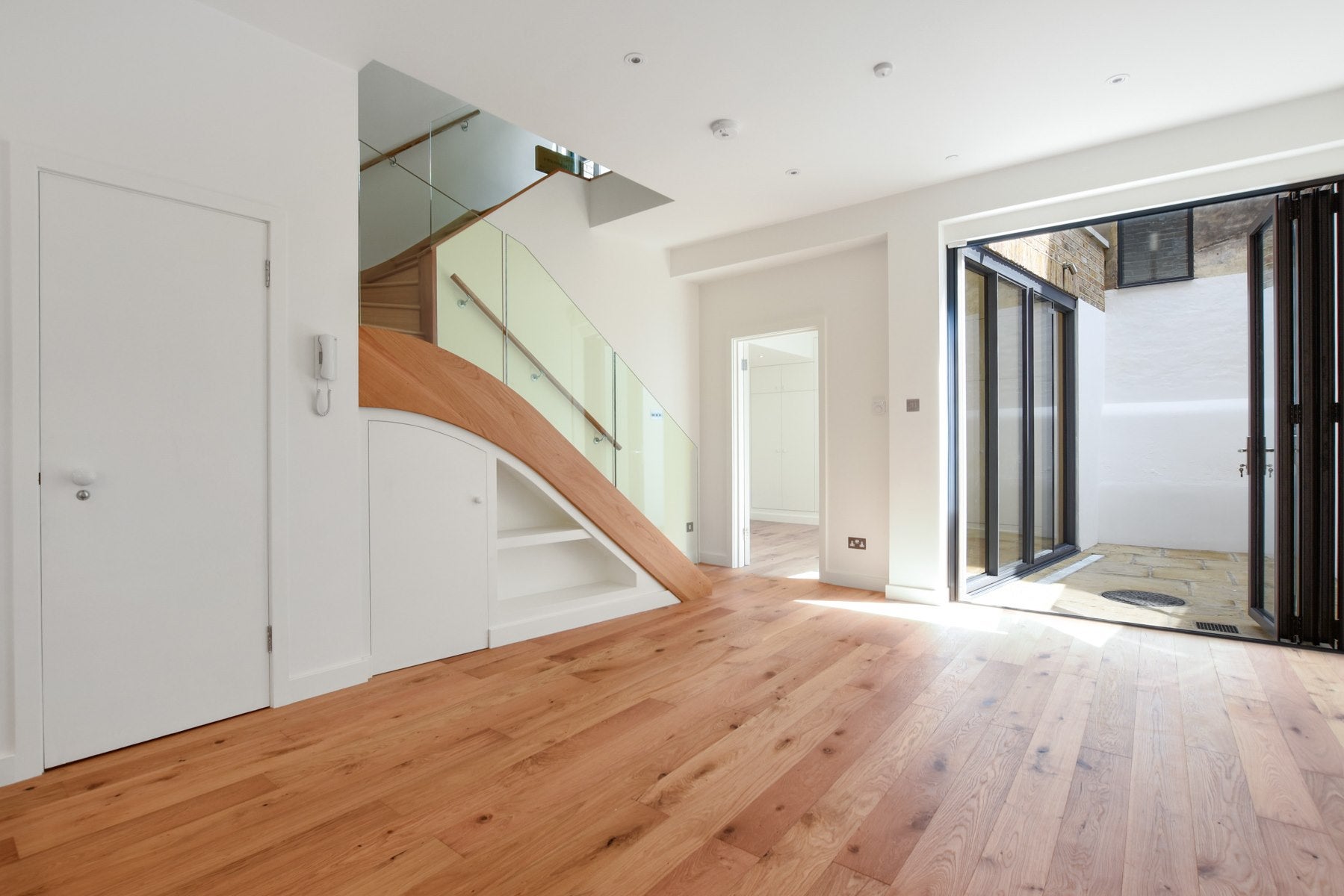 Flat Lanark Road in City of Westminster