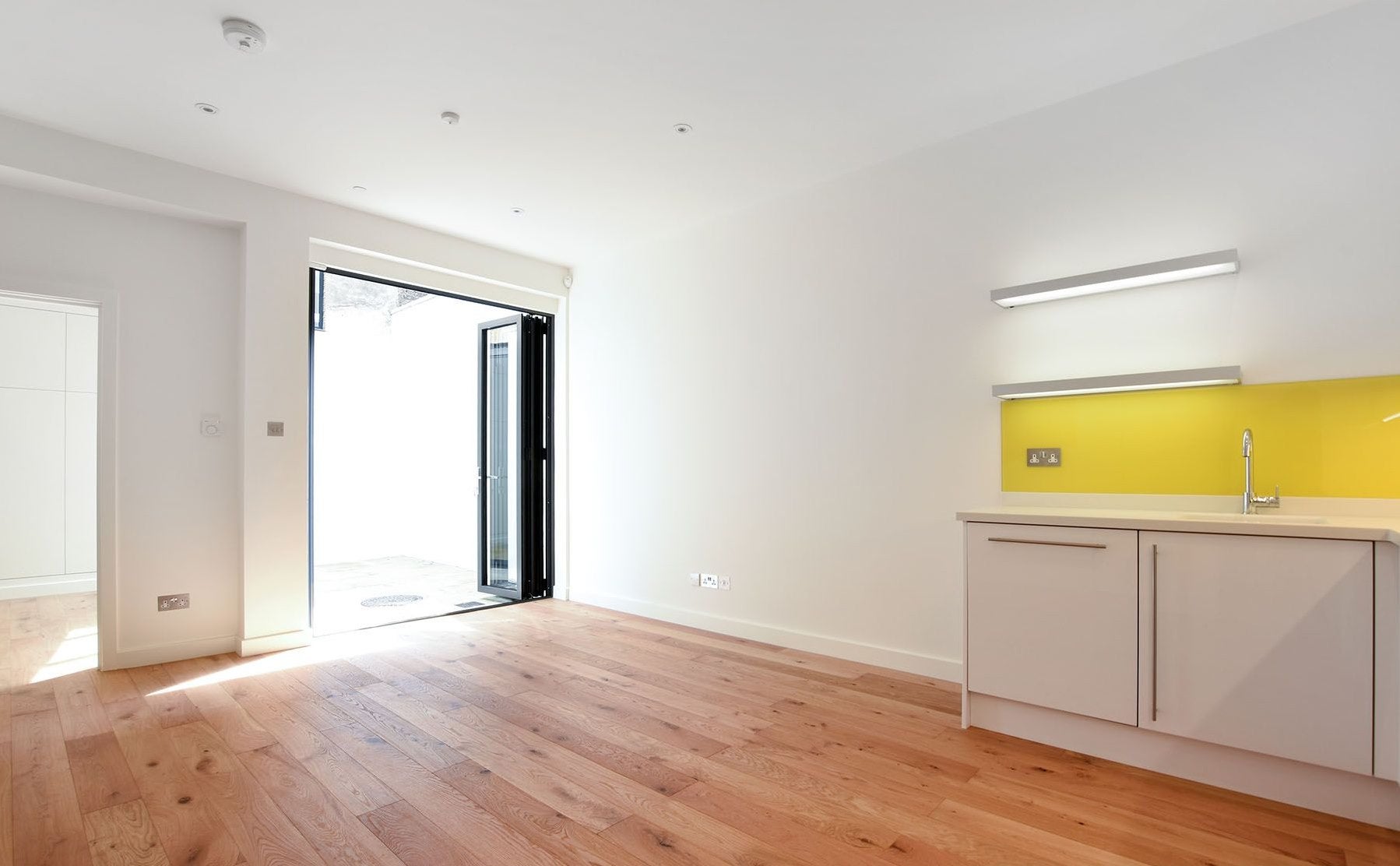 Flat Lanark Road in City of Westminster