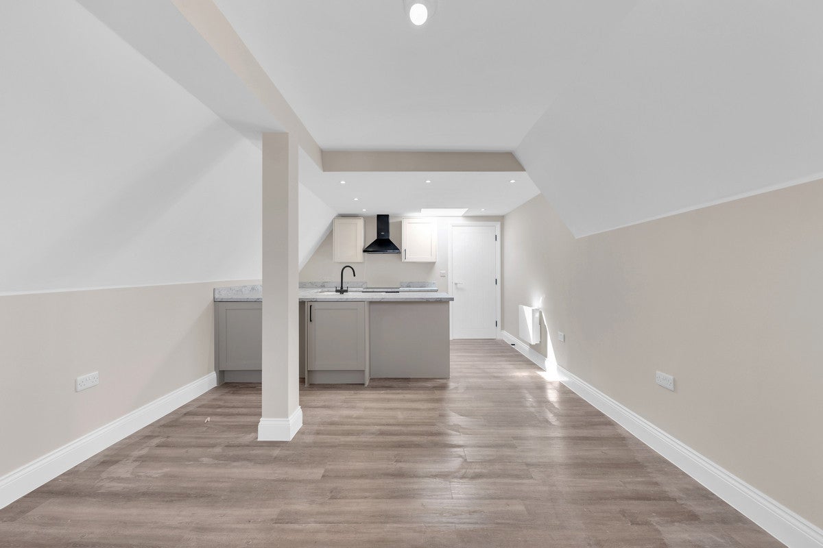 Flat Kent Road in Greater London