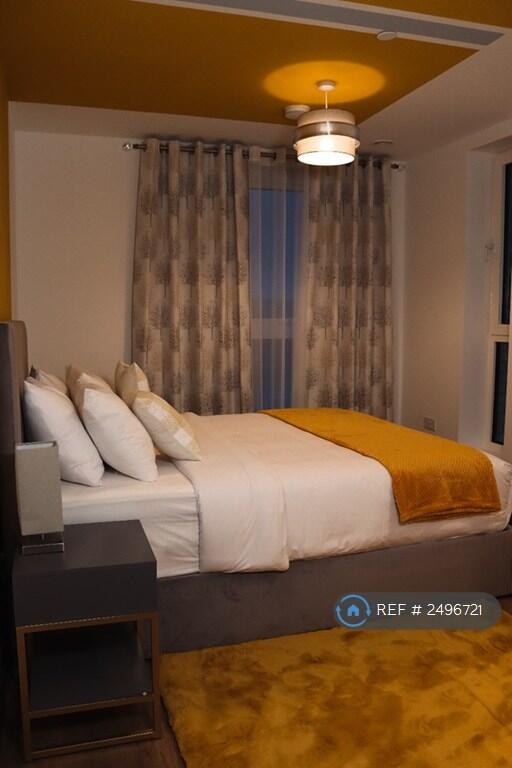 Flat Caxton Road in Greater London
