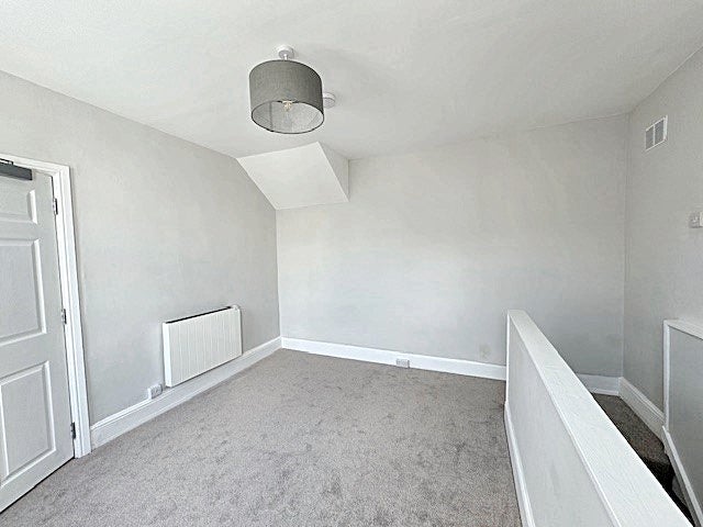 Flat Gloucester Place in Cheltenham