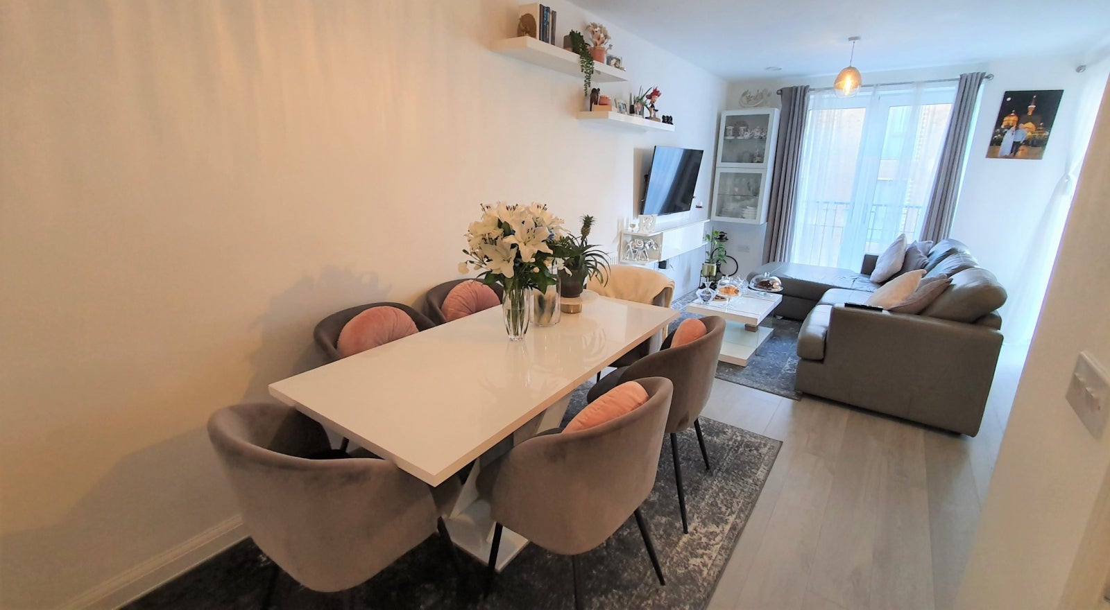 Flat Grahame Park Way in Greater London
