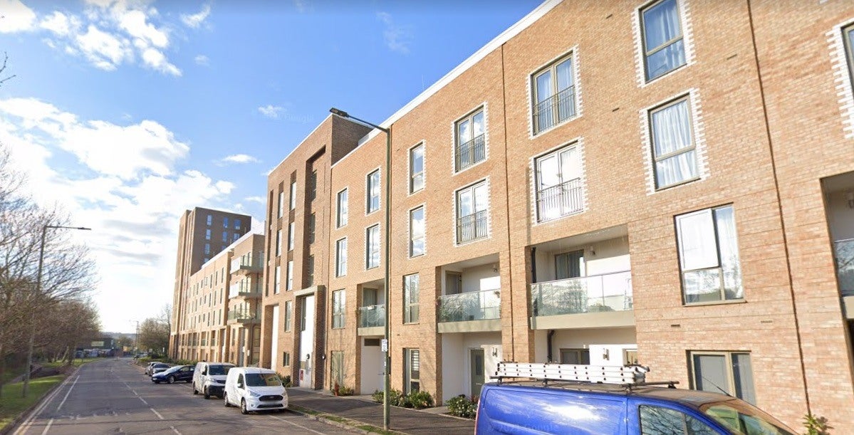 Flat Grahame Park Way in Greater London