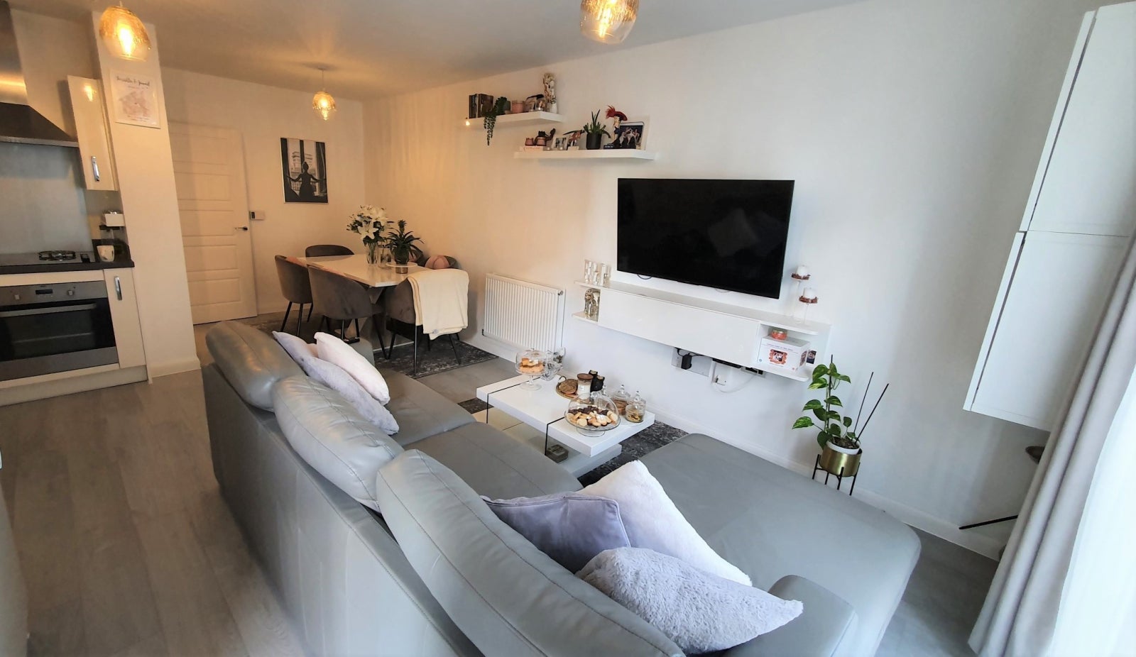 Flat Grahame Park Way in Greater London
