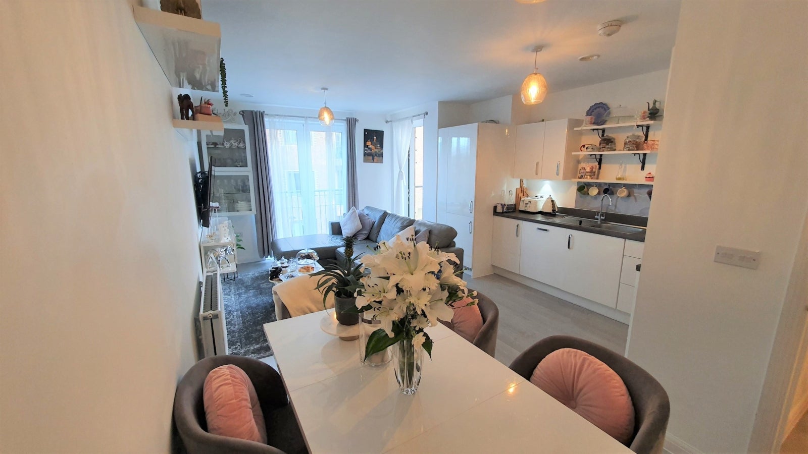 Flat Grahame Park Way in Greater London