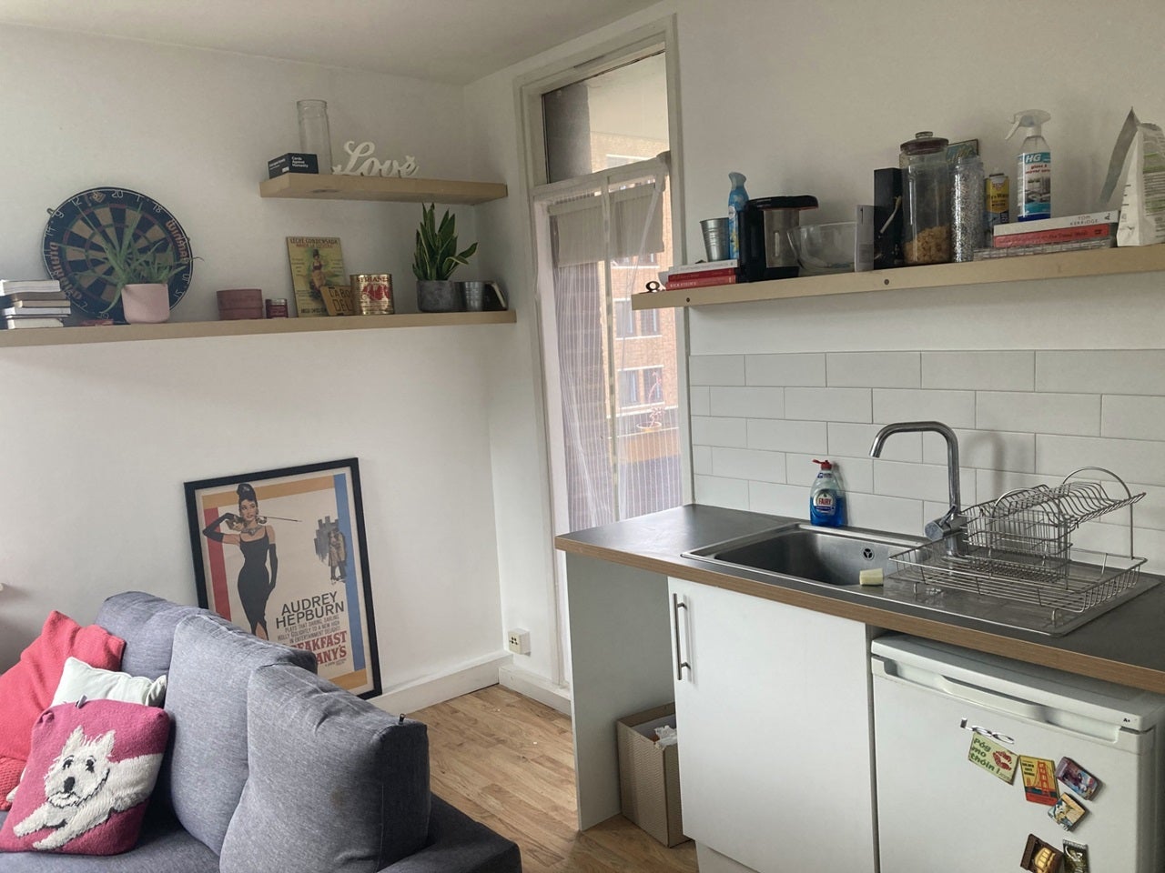 Flat Muston Road in Greater London