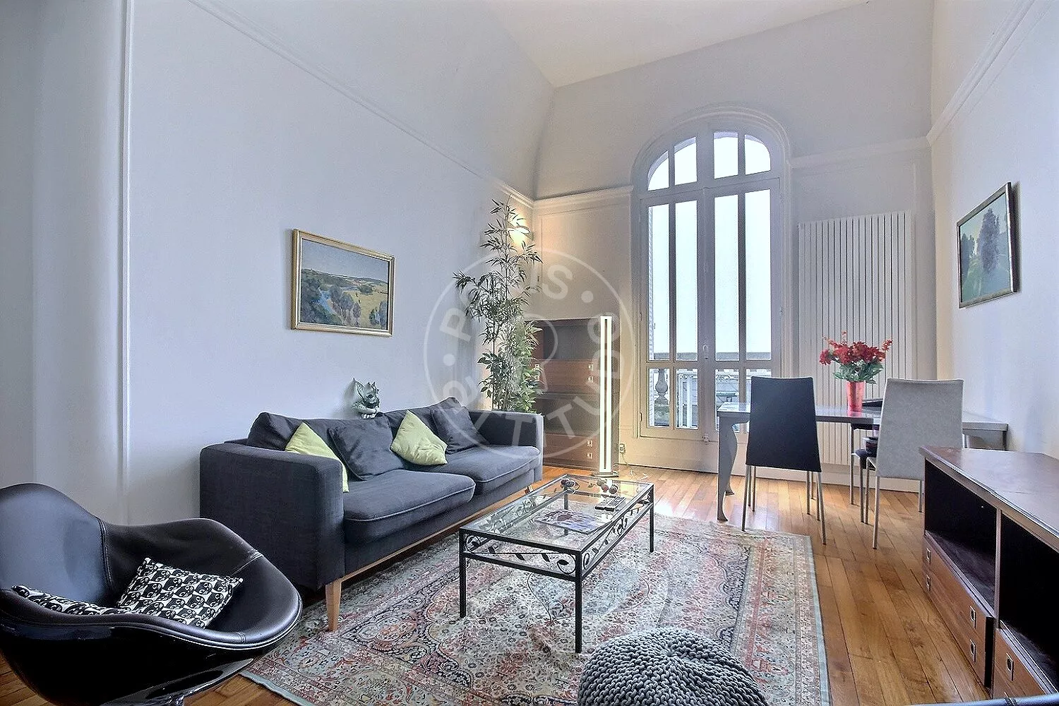 Flat Boulevard Lannes in Paris
