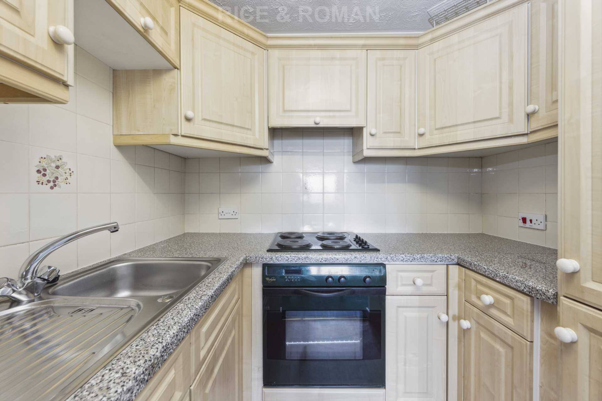 Flat Galsworthy Road in Greater London