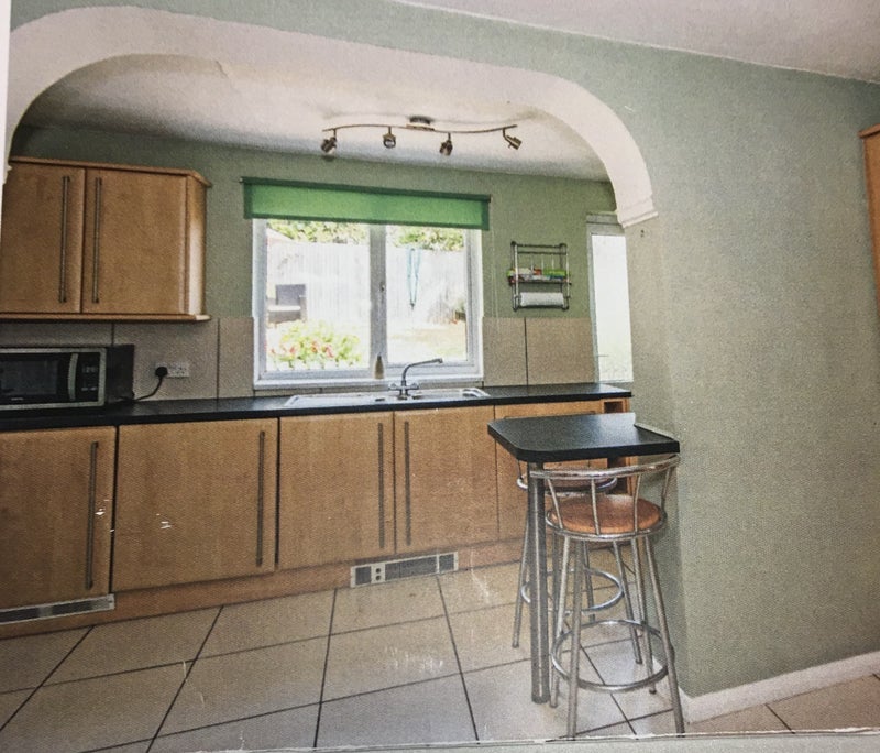 Room Crockham Close in Crawley